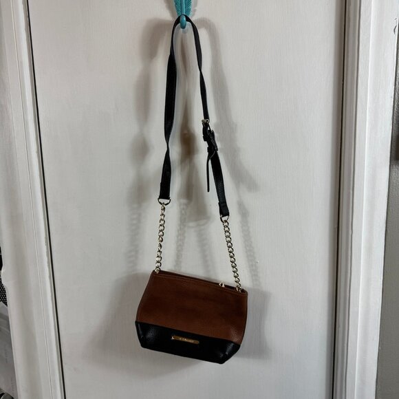 Steve Madden Crossbody Bag – Cognac & Black Two-Tone Faux Leather, Gold Chain - Picture 2 of 10